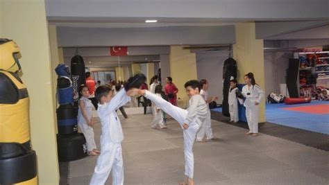 Taekwondo, Kickboks gibi Dövüş Sanatlarının Fitness ve Kendine Güven Üzerindeki Etkileri